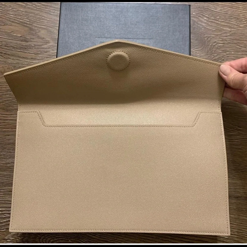 YSL Saint Laurent uptown pouch in beige - Picture 3 of 4